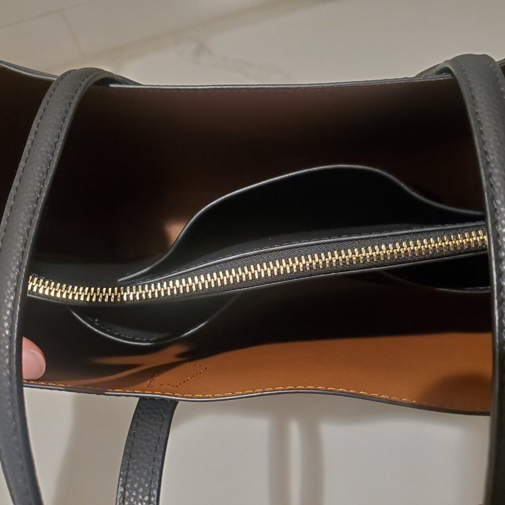 Quince black Italian leather triple compartment shopper tote - Picture 3 of 11